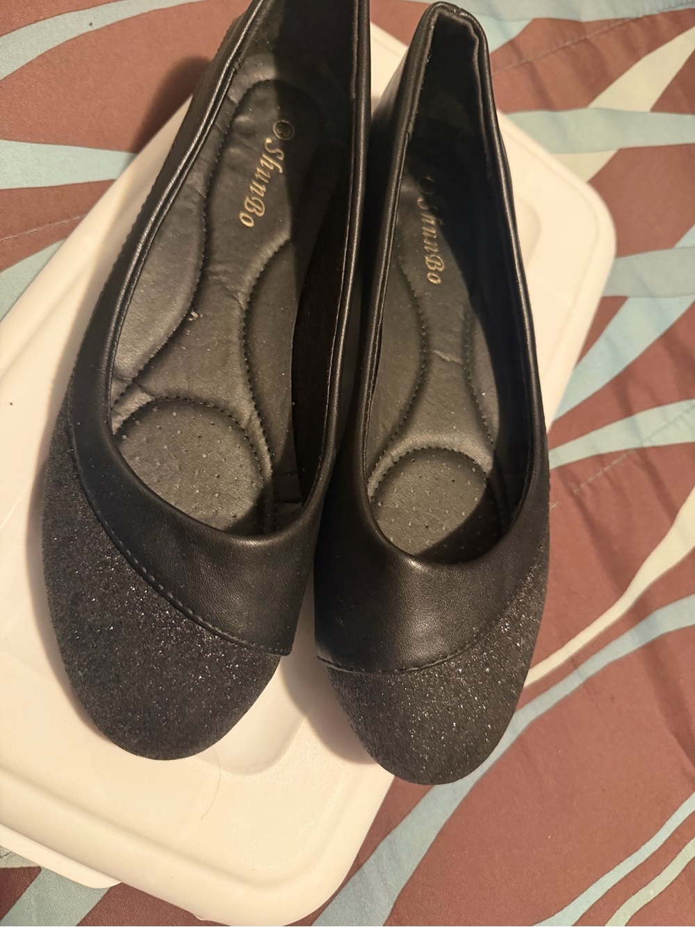 Women's Black Shimmery Toe Ballet Flats by